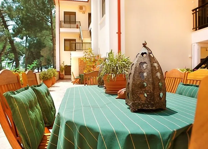 Avra Apartman Néosz Marmarász